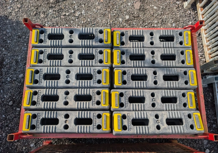 Heras Fencing Feet